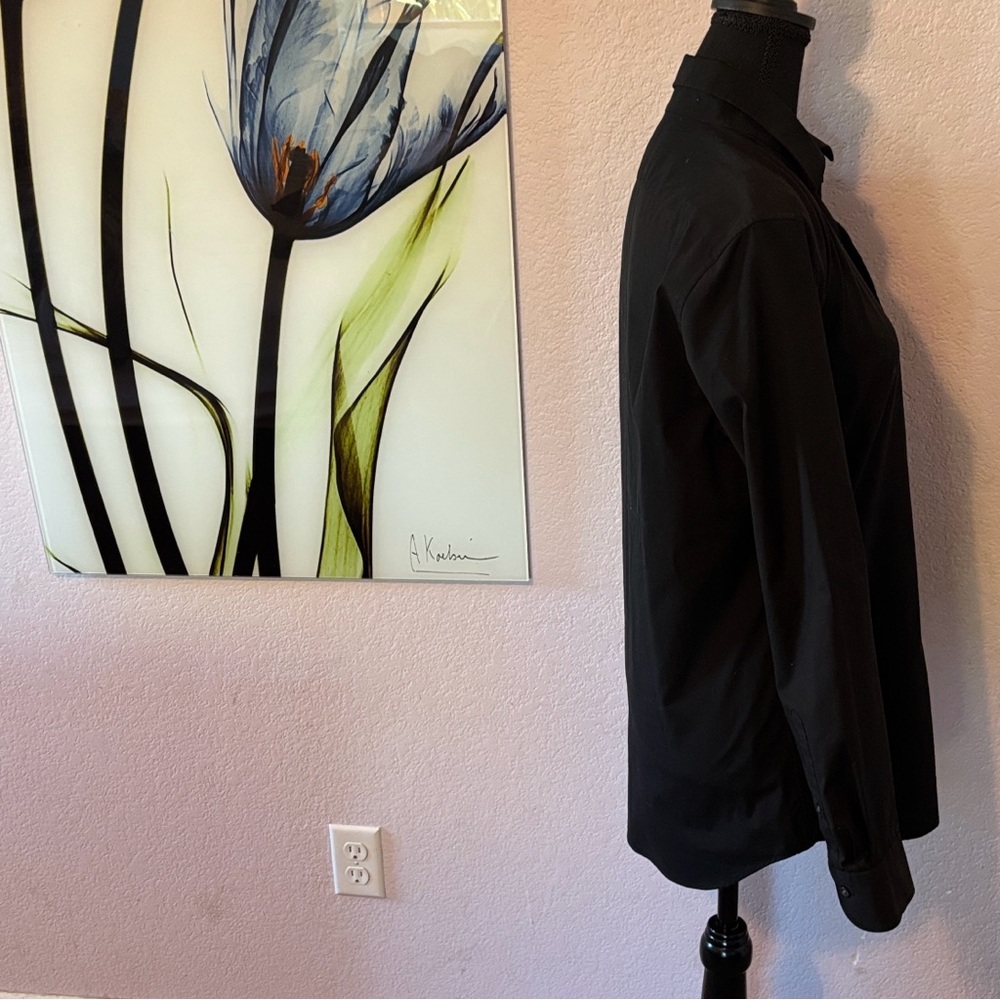 shirt size small - Picture 2 of 5